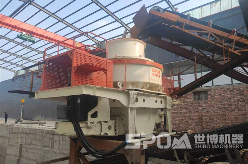 沖擊式制砂機加工河卵石現場(chǎng)圖