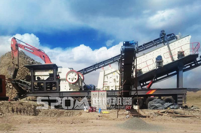 小型移動(dòng)沙石破碎機，四組合移動(dòng)破碎機